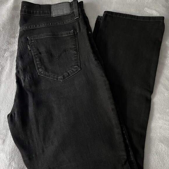 Levi's 724 High Rise Straight Jeans, Soft Black - Picture 1 of 7
